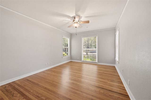 4424 Calmont Avenue, Fort Worth, TX 76107