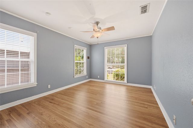 4424 Calmont Avenue, Fort Worth, TX 76107