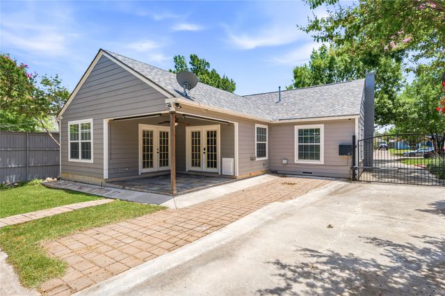 4424 Calmont Avenue, Fort Worth, TX 76107