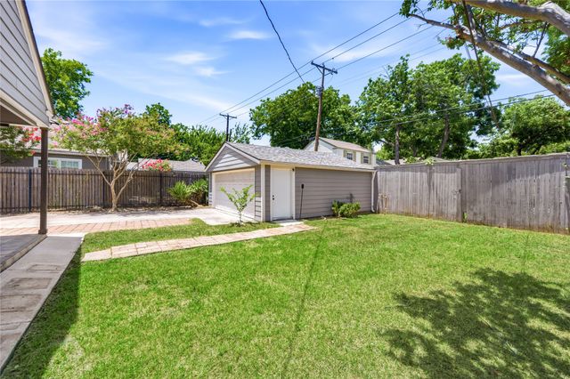 4424 Calmont Avenue, Fort Worth, TX 76107