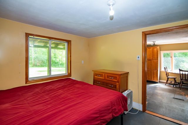 40 Brown Road, Deerfield, NH 03037