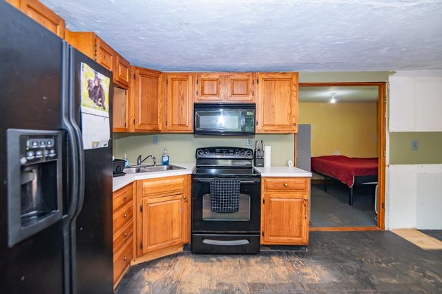 40 Brown Road, Deerfield, NH 03037
