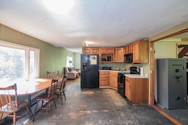 40 Brown Road, Deerfield, NH 03037