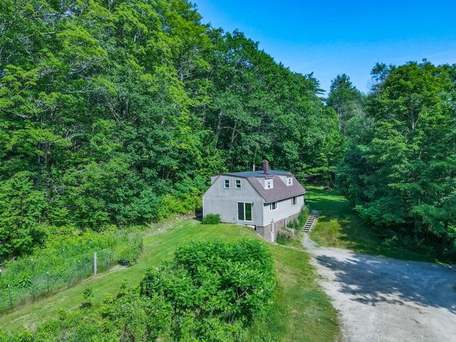 40 Brown Road, Deerfield, NH 03037
