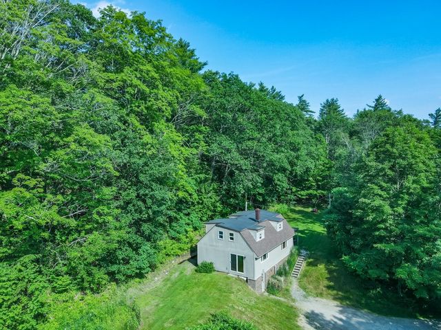 40 Brown Road, Deerfield, NH 03037
