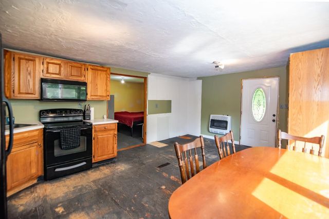 40 Brown Road, Deerfield, NH 03037
