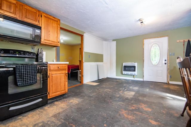 40 Brown Road, Deerfield, NH 03037