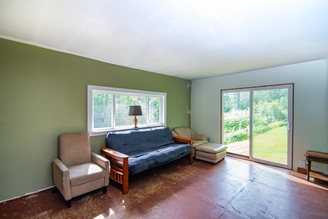 40 Brown Road, Deerfield, NH 03037