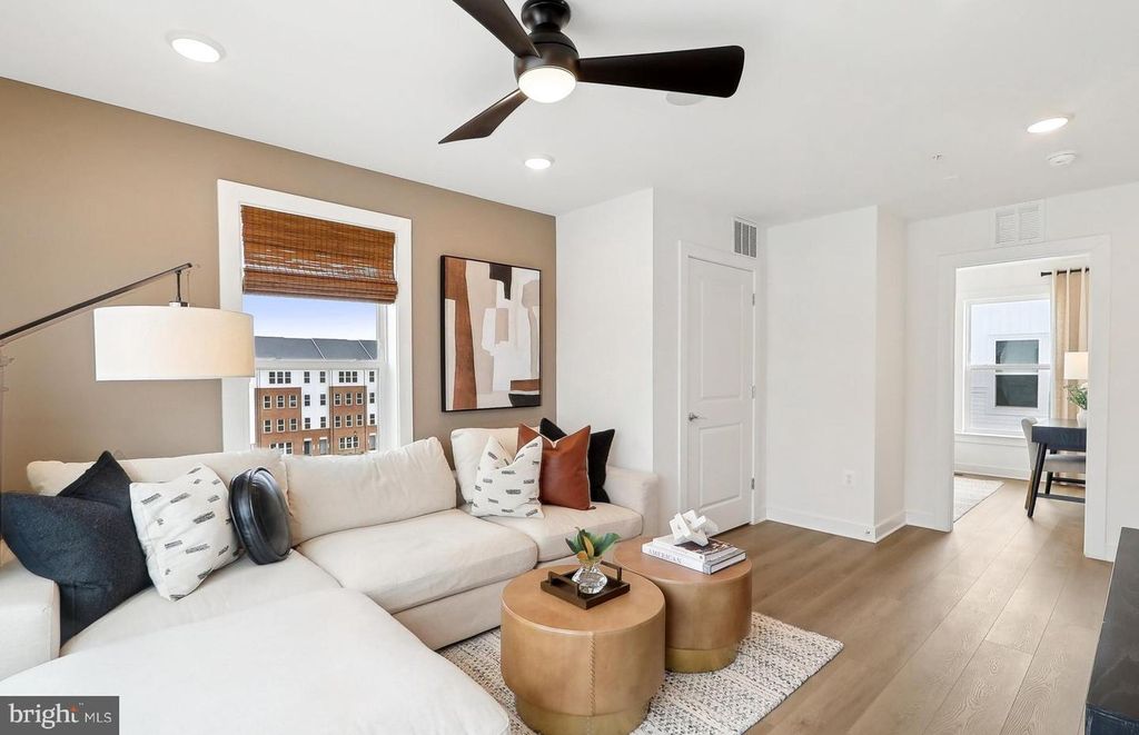 Image 23 of property listing at 3017 NINA CLARKE DR, Rockville, MD 20850