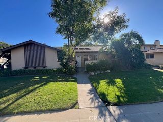 408 W La Veta, Orange, CA 92866