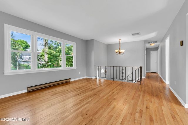 46 Balloch Place, Red Bank, NJ 07701