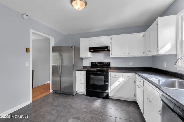 46 Balloch Place, Red Bank, NJ 07701