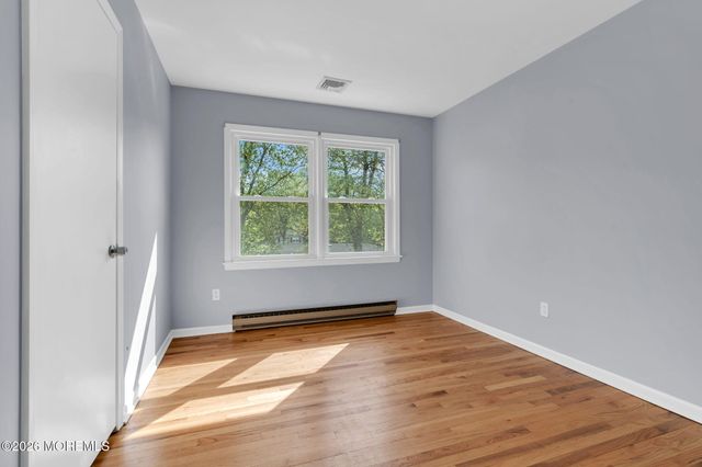 46 Balloch Place, Red Bank, NJ 07701