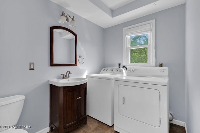 46 Balloch Place, Red Bank, NJ 07701