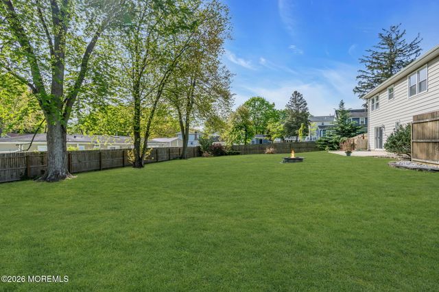 46 Balloch Place, Red Bank, NJ 07701