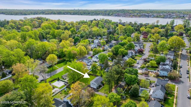 46 Balloch Place, Red Bank, NJ 07701