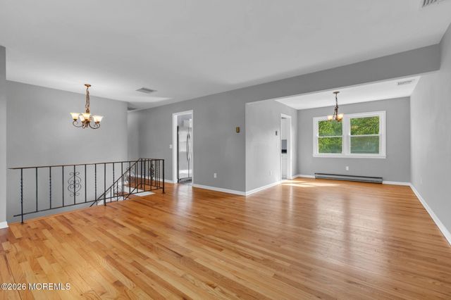 46 Balloch Place, Red Bank, NJ 07701