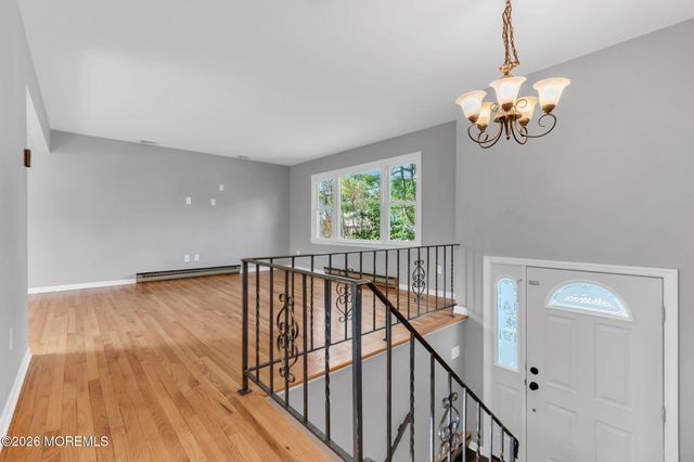 46 Balloch Place, Red Bank, NJ 07701