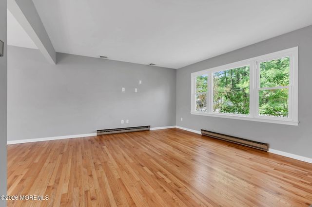 46 Balloch Place, Red Bank, NJ 07701
