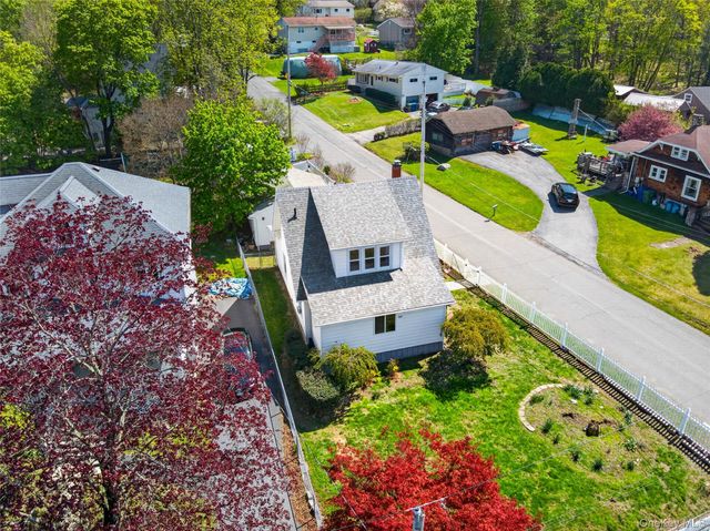 82 California Avenue, Middletown, NY 10940