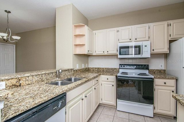 5713 LEGACY CRESCENT PLACE 101, Riverview, FL 33578