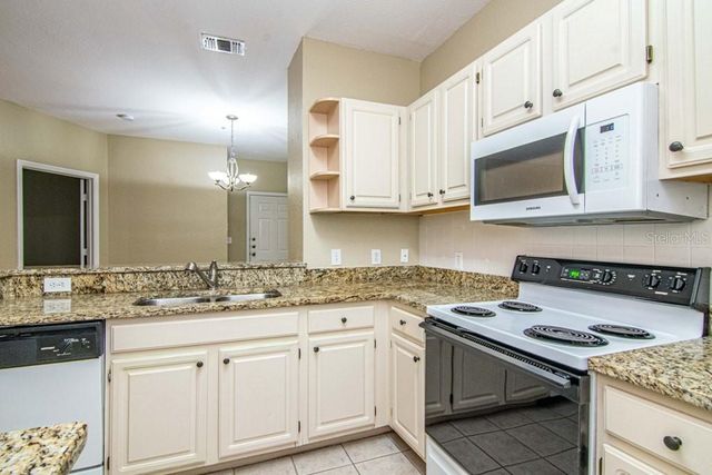 5713 LEGACY CRESCENT PLACE 101, Riverview, FL 33578