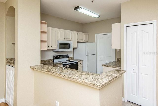 5713 LEGACY CRESCENT PLACE 101, Riverview, FL 33578