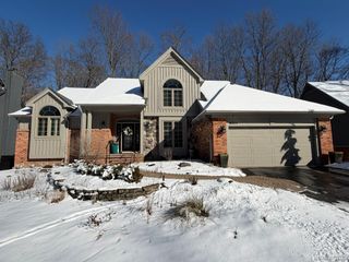 6301 Mission Drive, West Bloomfield Charter Township, MI 48324