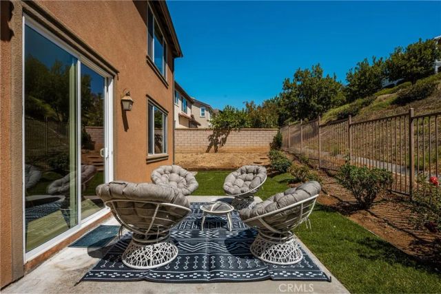 705 E Lemon Swirl, Azusa, CA 91702