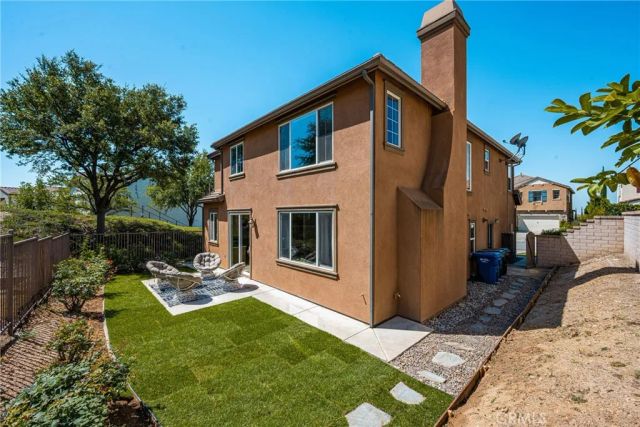 705 E Lemon Swirl, Azusa, CA 91702
