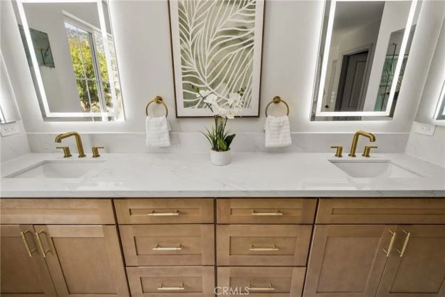 705 E Lemon Swirl, Azusa, CA 91702