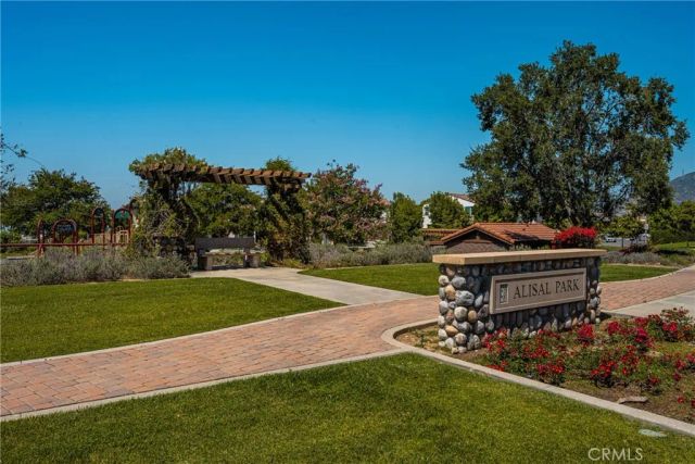 705 E Lemon Swirl, Azusa, CA 91702