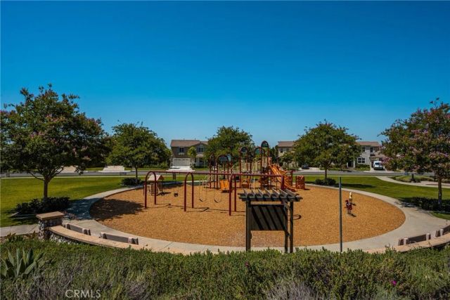 705 E Lemon Swirl, Azusa, CA 91702