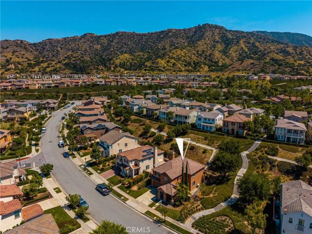 705 E Lemon Swirl, Azusa, CA 91702