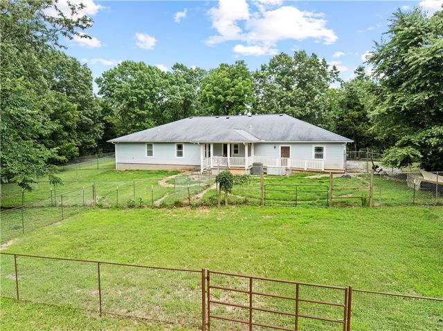10310 Sutton Place, Harrison, AR 72601