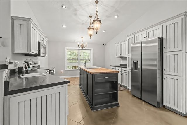10310 Sutton Place, Harrison, AR 72601