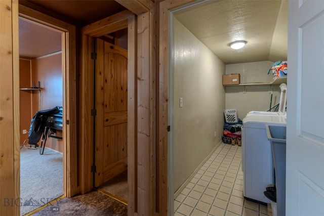 305 1st Avenue N, Clyde Park, MT 59018