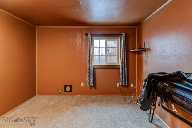 305 1st Avenue N, Clyde Park, MT 59018