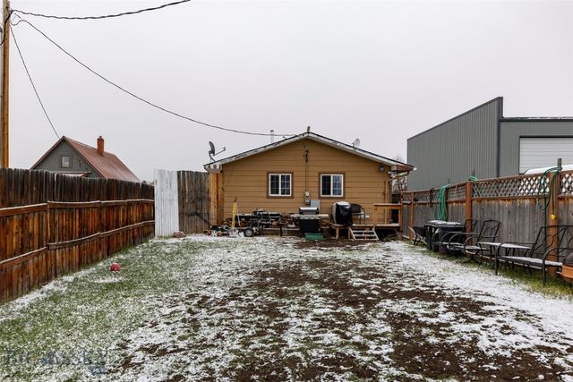 305 1st Avenue N, Clyde Park, MT 59018