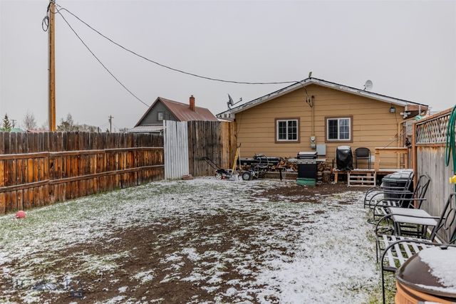 305 1st Avenue N, Clyde Park, MT 59018