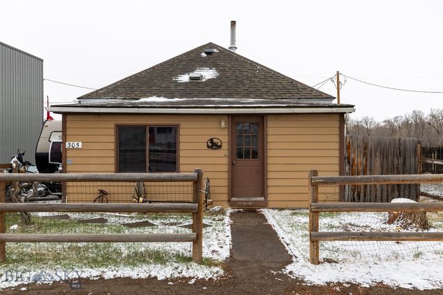 305 1st Avenue N, Clyde Park, MT 59018