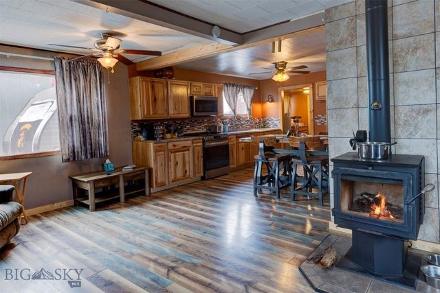 305 1st Avenue N, Clyde Park, MT 59018