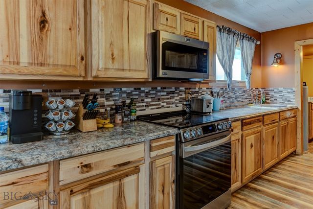 305 1st Avenue N, Clyde Park, MT 59018