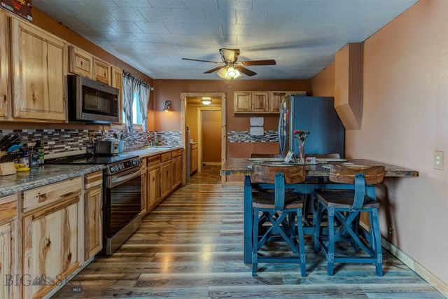 305 1st Avenue N, Clyde Park, MT 59018