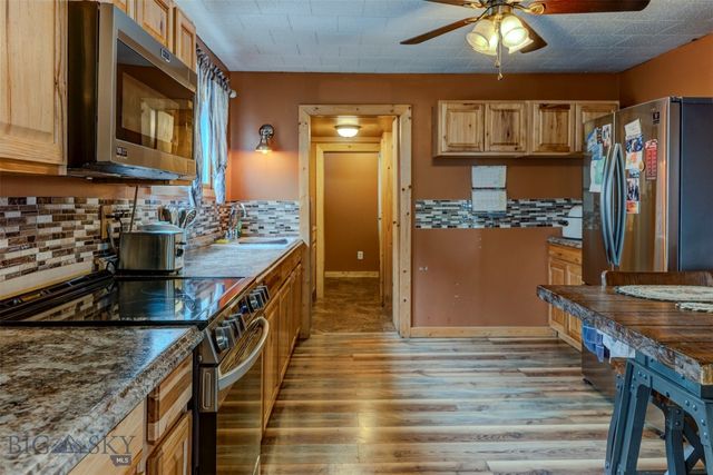 305 1st Avenue N, Clyde Park, MT 59018