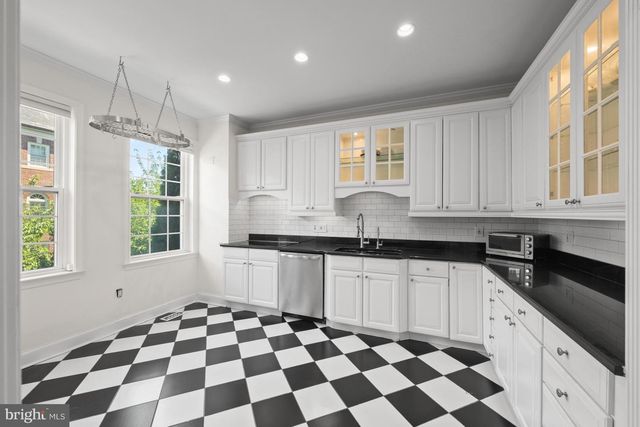3545 WINFIELD LN NW, Washington, DC 20007