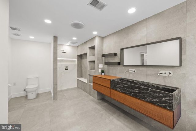 3545 WINFIELD LN NW, Washington, DC 20007