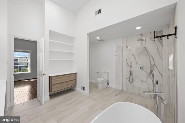 3545 WINFIELD LN NW, Washington, DC 20007