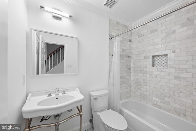 3545 WINFIELD LN NW, Washington, DC 20007