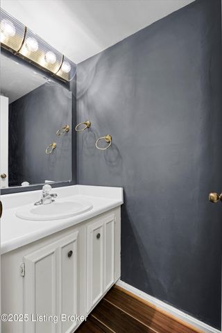 1208 Dalmally Ct, Louisville, KY 40222